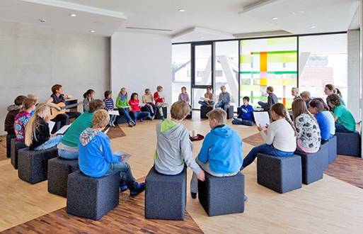 Quelle: Montessori-Schulhaus, Lehmann