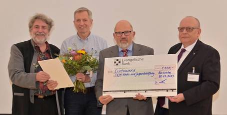 Quelle: Hansjörg Fuchs / Servicestelle Fundraising Preisverleihung an die CJVM Kinder- und Jugendstiftung Karlsruhe